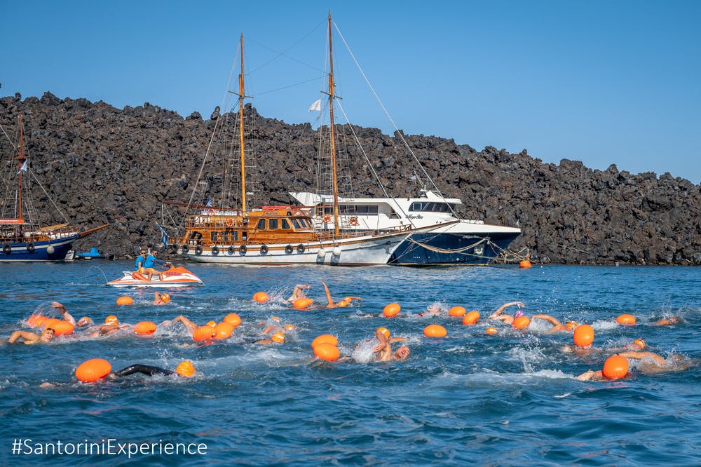 Τρέξιμο με θέα την Καλντέρα & Κολύμβηση από το Ηφαίστειο: Το Santorini Experience επιστρέφει για 7η χρονιά runbeat.gr 